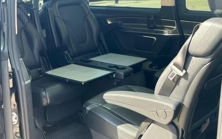 Mercedes-Benz V-Класс, 2017 год, 4 300 000 рублей, 16 фотография