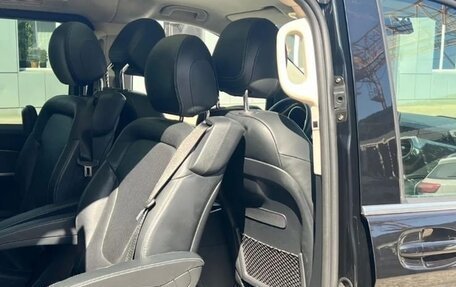 Mercedes-Benz V-Класс, 2017 год, 4 300 000 рублей, 18 фотография