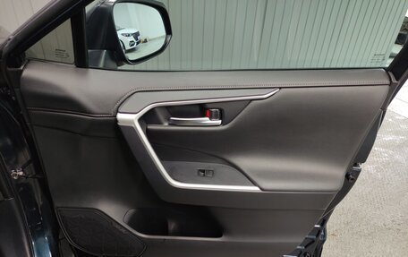 Toyota RAV4, 2019 год, 2 767 000 рублей, 16 фотография