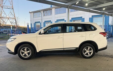 Mitsubishi Outlander III рестайлинг 3, 2017 год, 1 829 000 рублей, 2 фотография