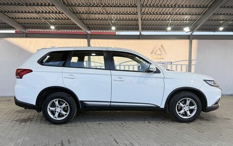 Mitsubishi Outlander III рестайлинг 3, 2017 год, 1 829 000 рублей, 6 фотография