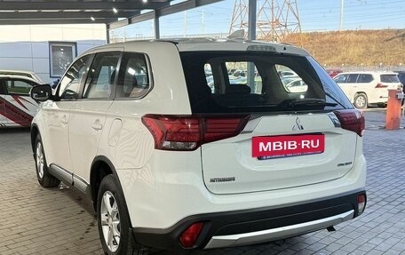 Mitsubishi Outlander III рестайлинг 3, 2017 год, 1 829 000 рублей, 3 фотография