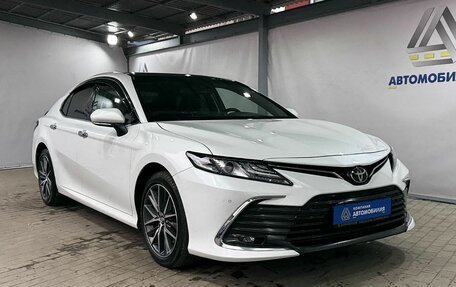 Toyota Camry, 2022 год, 3 289 000 рублей, 7 фотография