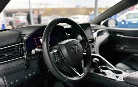 Toyota Camry, 2022 год, 3 289 000 рублей, 13 фотография