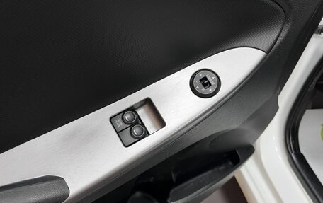 Hyundai Solaris II рестайлинг, 2015 год, 995 000 рублей, 16 фотография