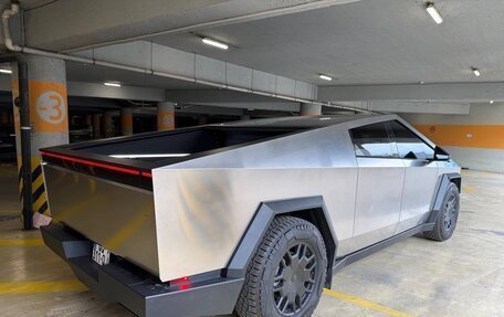 Tesla Cybertruck, 2024 год, 22 000 000 рублей, 4 фотография