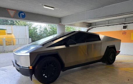 Tesla Cybertruck, 2024 год, 22 000 000 рублей, 3 фотография