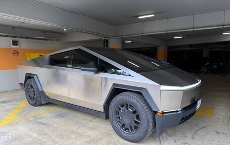 Tesla Cybertruck, 2024 год, 22 000 000 рублей, 2 фотография