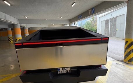 Tesla Cybertruck, 2024 год, 22 000 000 рублей, 7 фотография