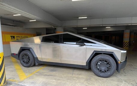 Tesla Cybertruck, 2024 год, 22 000 000 рублей, 12 фотография