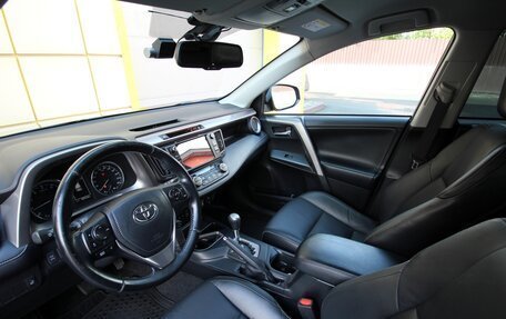 Toyota RAV4, 2017 год, 2 395 000 рублей, 11 фотография