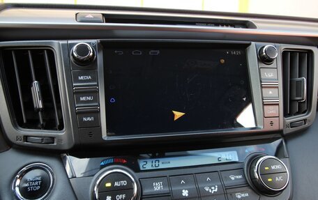 Toyota RAV4, 2017 год, 2 395 000 рублей, 24 фотография