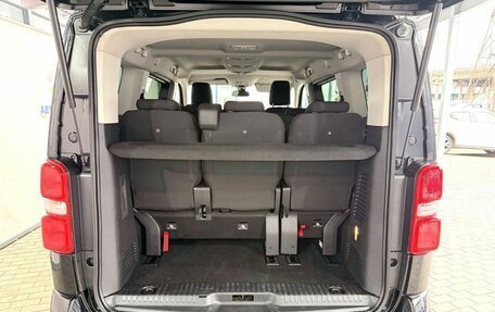 Opel Zafira Life I, 2021 год, 2 950 000 рублей, 10 фотография