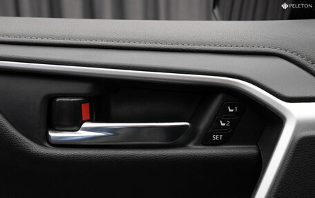 Toyota RAV4, 2022 год, 3 580 000 рублей, 21 фотография