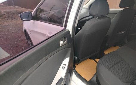 Hyundai Solaris II рестайлинг, 2015 год, 888 000 рублей, 10 фотография