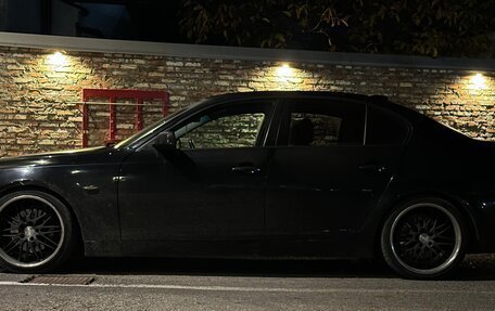 BMW 5 серия, 2006 год, 1 000 000 рублей, 2 фотография