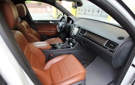 Volkswagen Touareg III, 2014 год, 2 295 000 рублей, 16 фотография