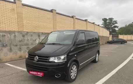 Volkswagen Multivan T5, 2011 год, 3 170 000 рублей, 2 фотография