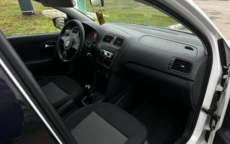 Volkswagen Polo VI (EU Market), 2012 год, 680 000 рублей, 17 фотография