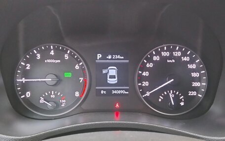 Hyundai Solaris II рестайлинг, 2017 год, 655 000 рублей, 1 фотография