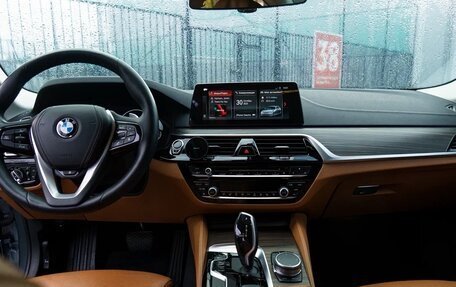 BMW 5 серия, 2018 год, 3 790 000 рублей, 20 фотография