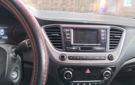 Hyundai Solaris II рестайлинг, 2017 год, 655 000 рублей, 6 фотография