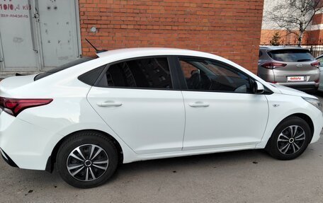 Hyundai Solaris II рестайлинг, 2017 год, 655 000 рублей, 4 фотография