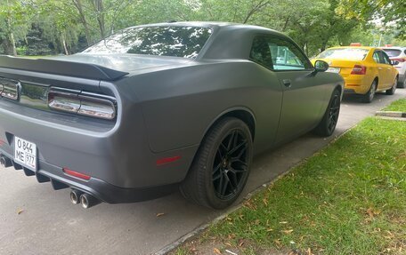 Dodge Challenger III рестайлинг 2, 2015 год, 3 500 000 рублей, 6 фотография