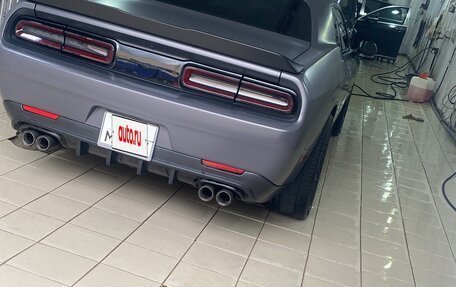 Dodge Challenger III рестайлинг 2, 2015 год, 3 500 000 рублей, 9 фотография