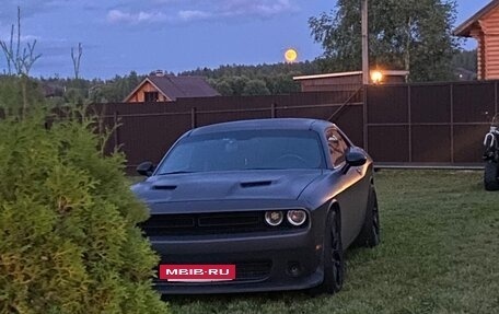 Dodge Challenger III рестайлинг 2, 2015 год, 3 500 000 рублей, 5 фотография