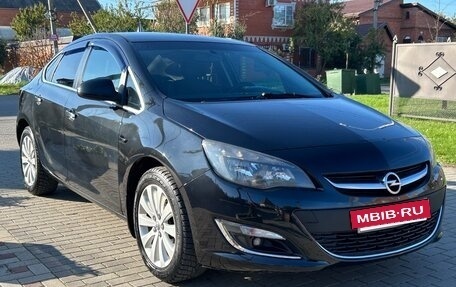 Opel Astra J, 2013 год, 2 фотография