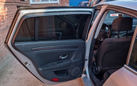 Renault Laguna III рестайлинг, 2010 год, 749 000 рублей, 6 фотография