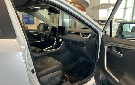 Toyota RAV4, 2025 год, 4 270 000 рублей, 13 фотография