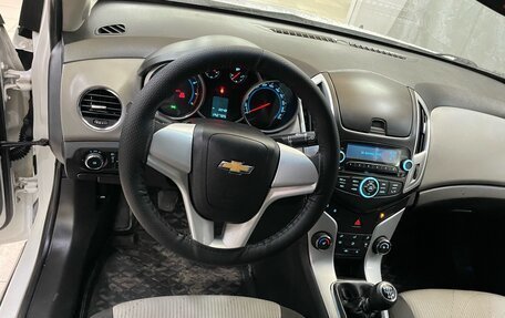Chevrolet Cruze II, 2013 год, 820 000 рублей, 5 фотография