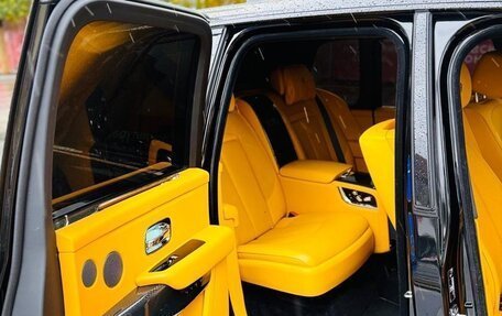 Rolls-Royce Cullinan, 2022 год, 49 000 000 рублей, 6 фотография