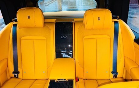 Rolls-Royce Cullinan, 2022 год, 49 000 000 рублей, 7 фотография