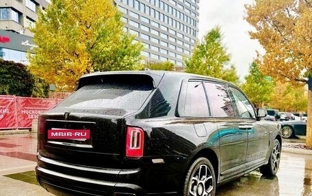 Rolls-Royce Cullinan, 2022 год, 49 000 000 рублей, 4 фотография