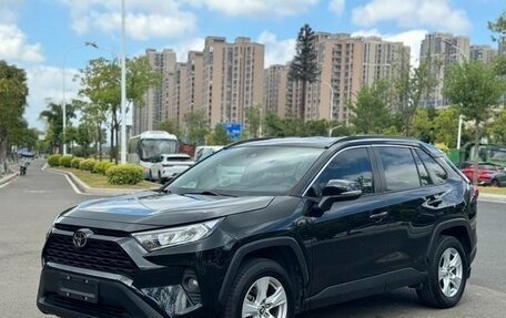 Toyota RAV4, 2020 год, 2 000 000 рублей, 3 фотография