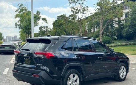 Toyota RAV4, 2020 год, 2 000 000 рублей, 11 фотография