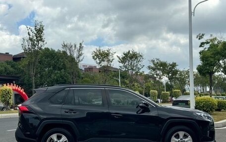 Toyota RAV4, 2020 год, 2 000 000 рублей, 10 фотография