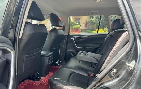 Toyota RAV4, 2020 год, 2 000 000 рублей, 12 фотография