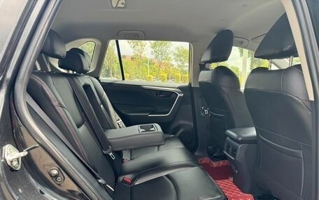 Toyota RAV4, 2020 год, 2 000 000 рублей, 17 фотография