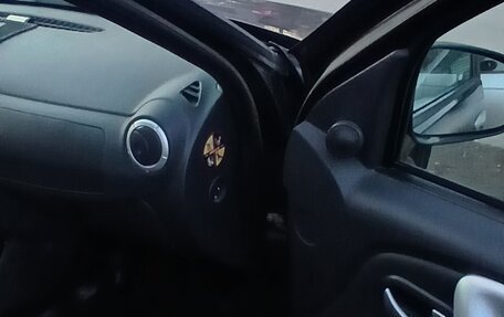 Renault Sandero I, 2013 год, 900 000 рублей, 14 фотография