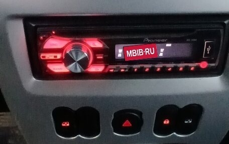 Renault Sandero I, 2013 год, 900 000 рублей, 15 фотография