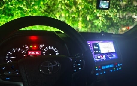 Toyota Land Cruiser Prado 150 рестайлинг 2, 2017 год, 3 699 000 рублей, 4 фотография