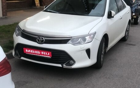 Toyota Camry, 2016 год, 1 820 000 рублей, 6 фотография