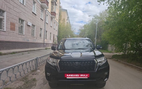 Toyota Land Cruiser Prado 150 рестайлинг 2, 2017 год, 3 699 000 рублей, 13 фотография