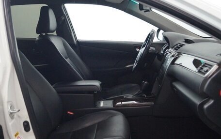 Toyota Camry, 2016 год, 1 820 000 рублей, 21 фотография