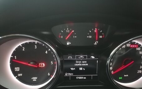 Opel Astra K, 2018 год, 1 400 000 рублей, 13 фотография