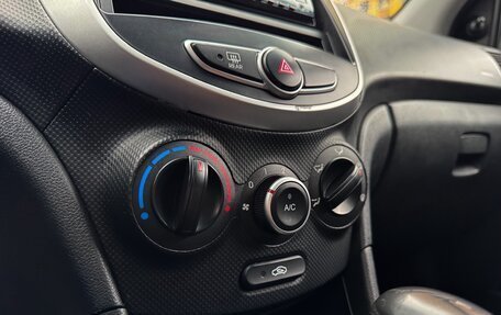 Hyundai Solaris II рестайлинг, 2013 год, 790 000 рублей, 27 фотография